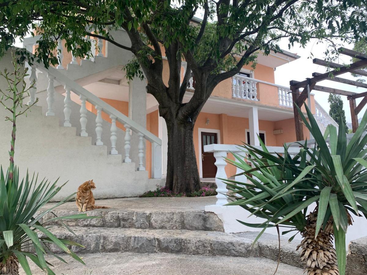 Apartmani Spomenka Селине Екстер'єр фото