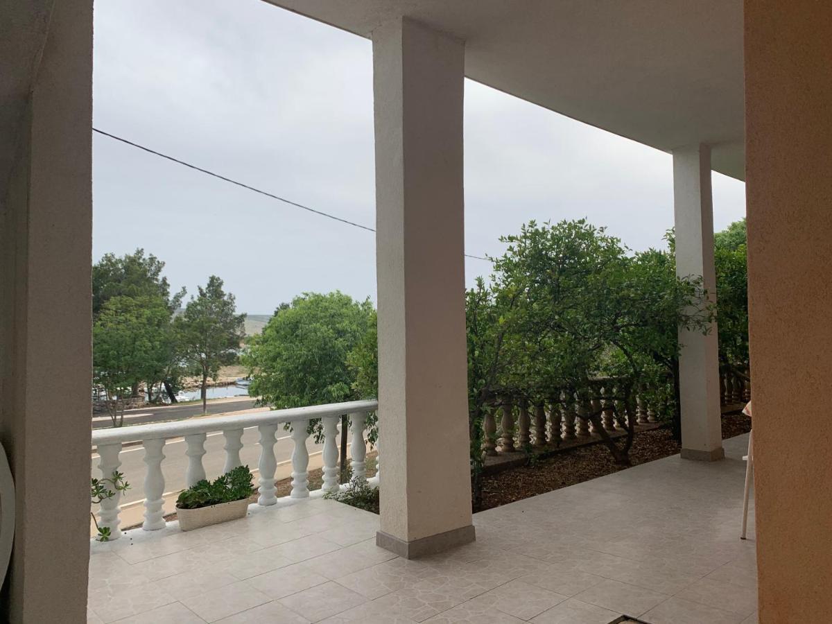Apartmani Spomenka Селине Екстер'єр фото