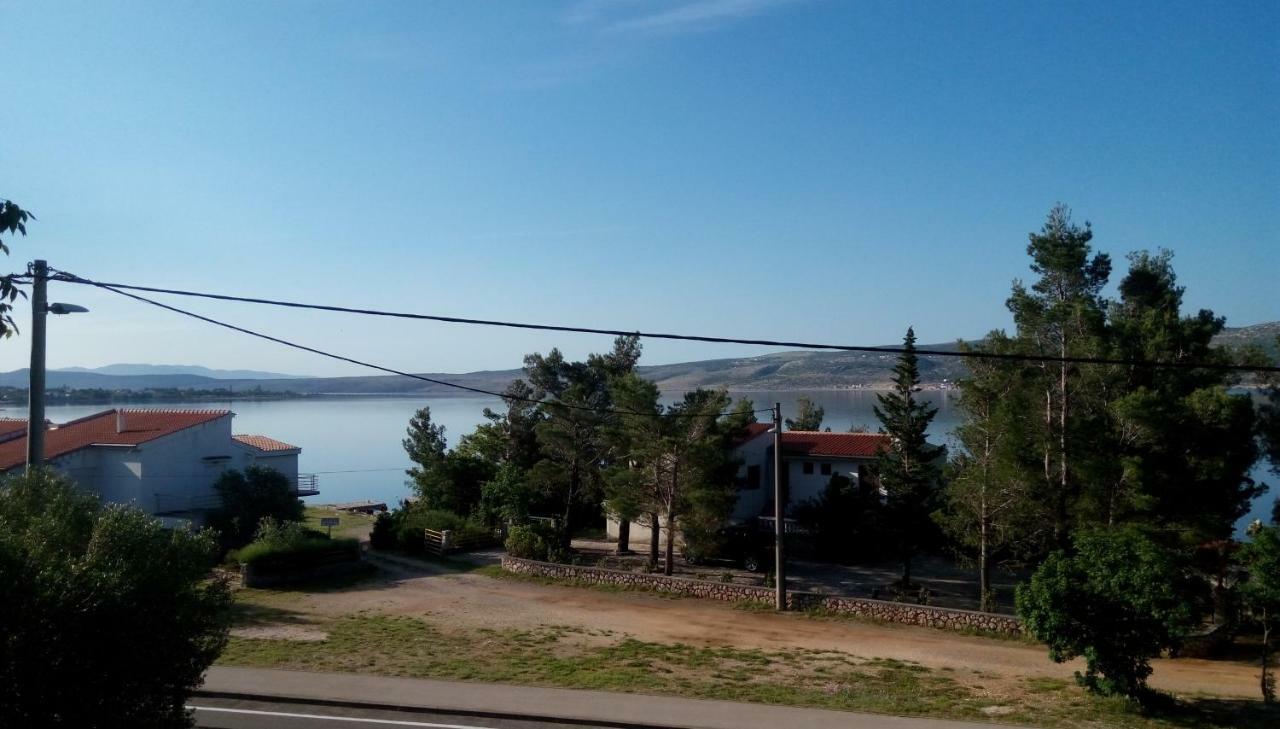Apartmani Spomenka Селине Екстер'єр фото