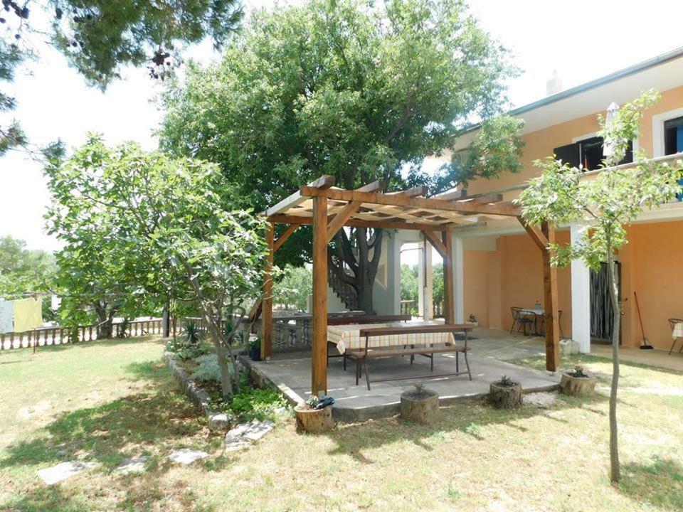 Apartmani Spomenka Селине Екстер'єр фото