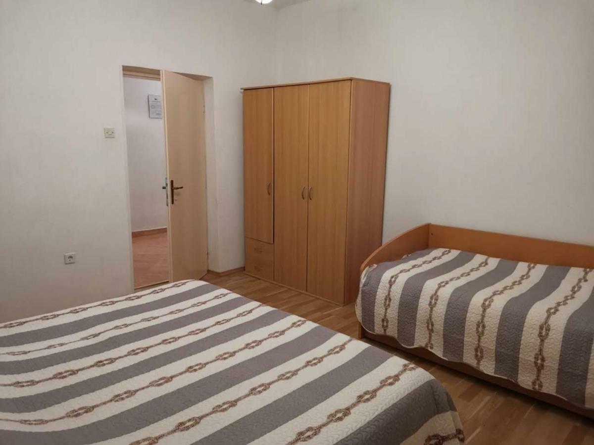 Apartmani Spomenka Селине Екстер'єр фото