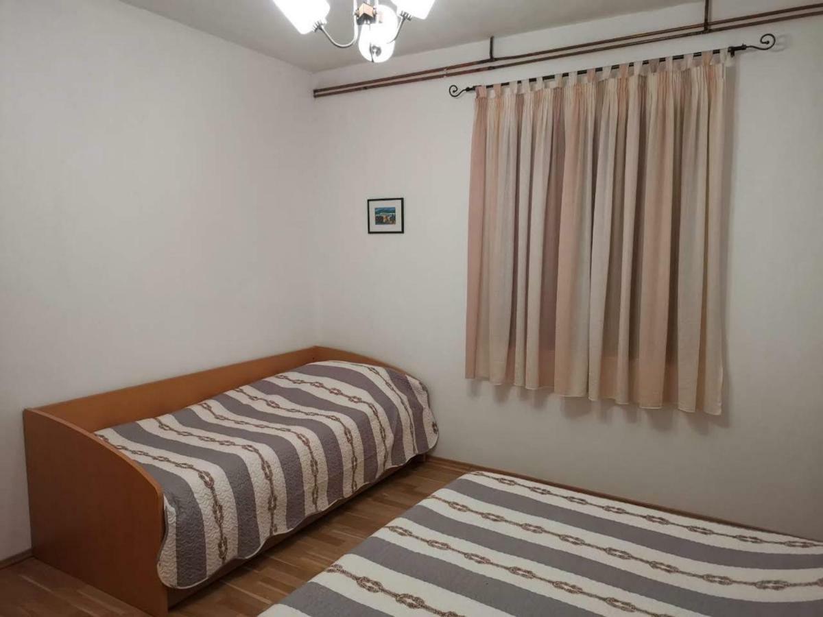 Apartmani Spomenka Селине Екстер'єр фото