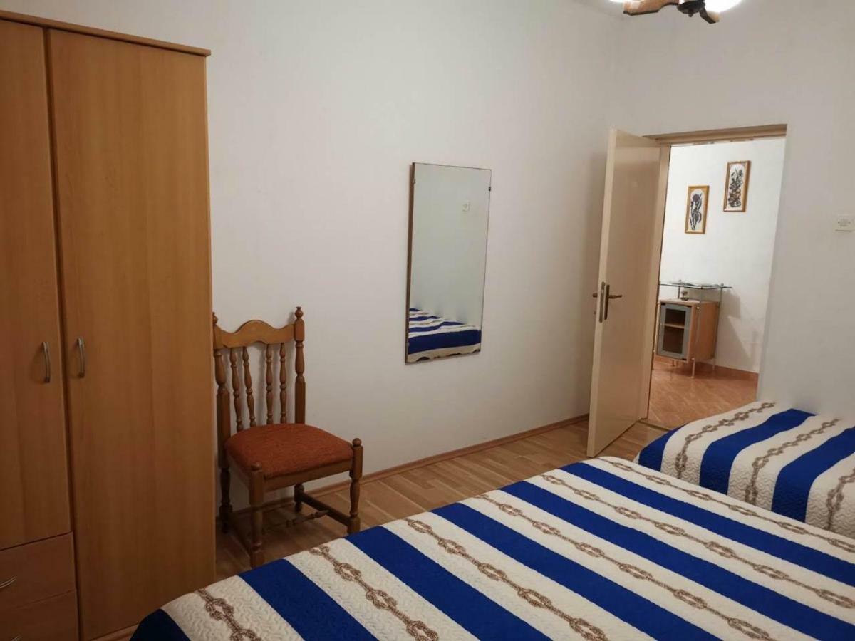 Apartmani Spomenka Селине Екстер'єр фото