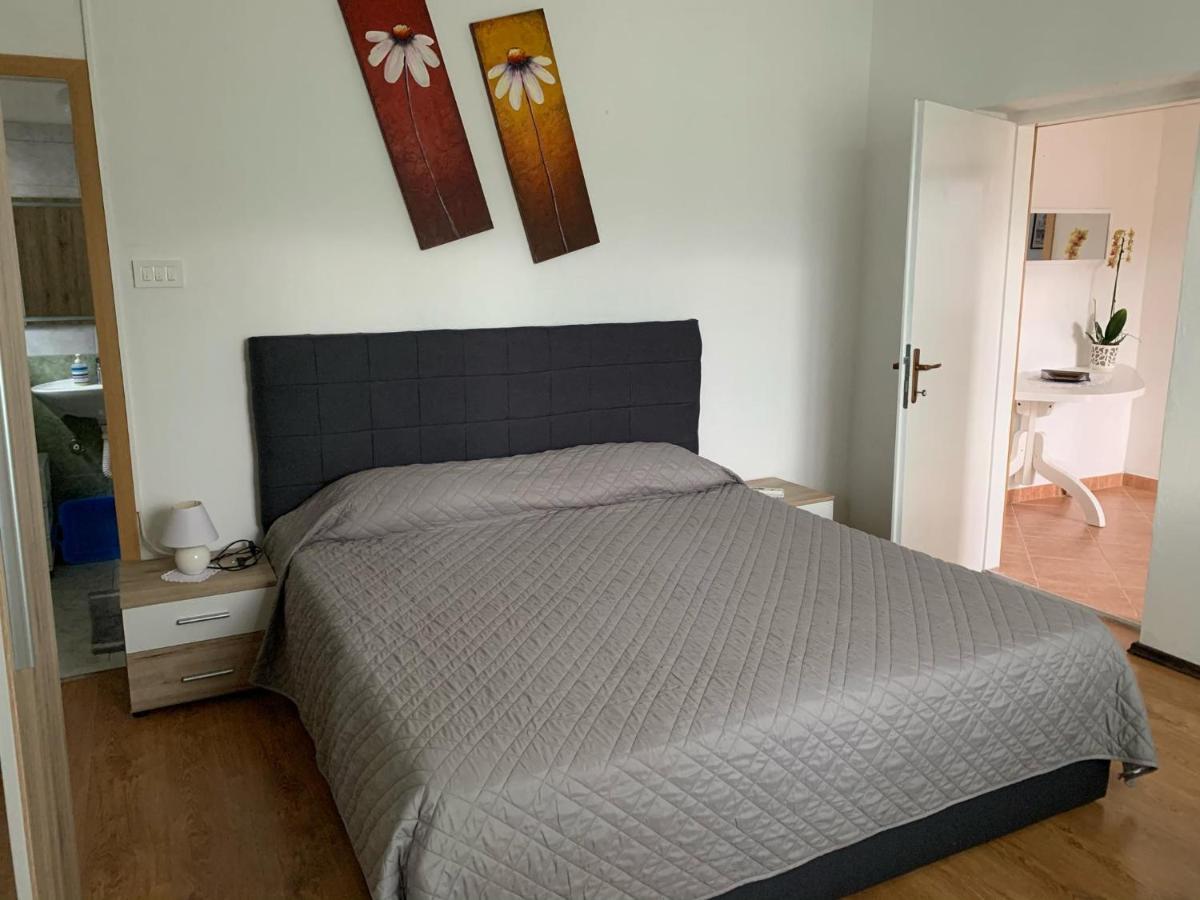 Apartmani Spomenka Селине Екстер'єр фото