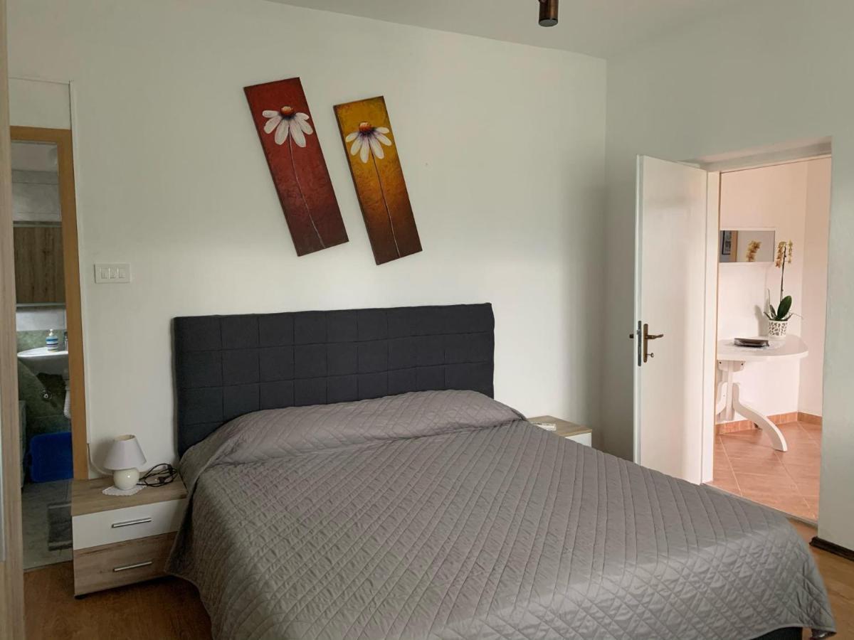 Apartmani Spomenka Селине Екстер'єр фото